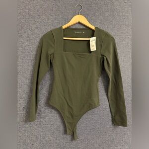 Abercrombie Women’s Sage Green Bodysuit NWT Size Small